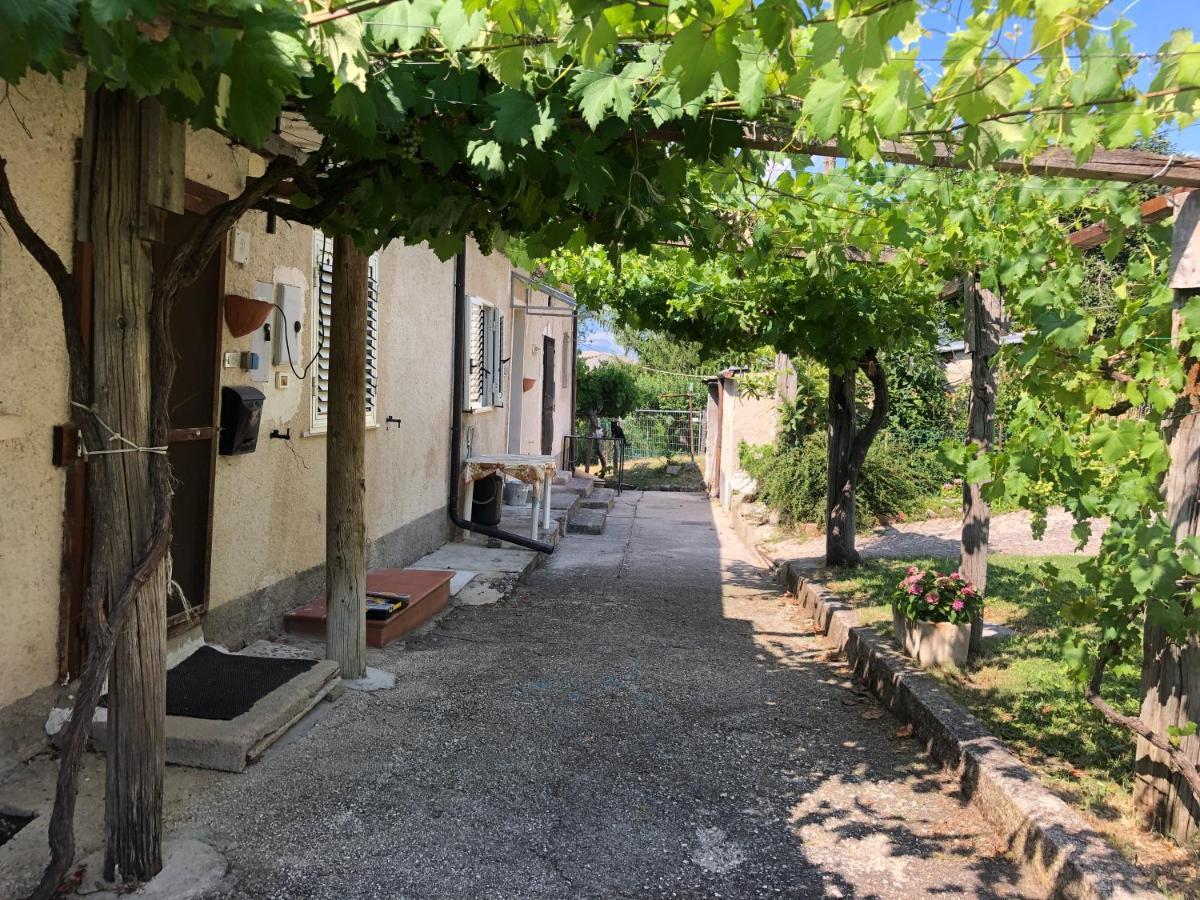 Il Rustico Uno A Bugnara Nella Valle Del Sagittario Сулмона Екстериор снимка